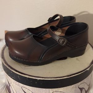Dansko Maryjane Brown Shoes